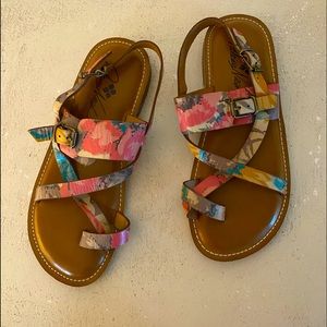 Patricia Nash sandals NWOT . Size 71/2